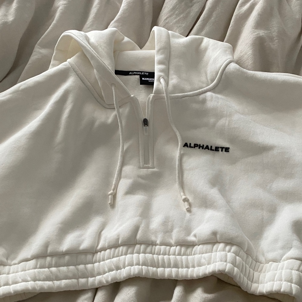 Alphalete White Cropped Hoodie.